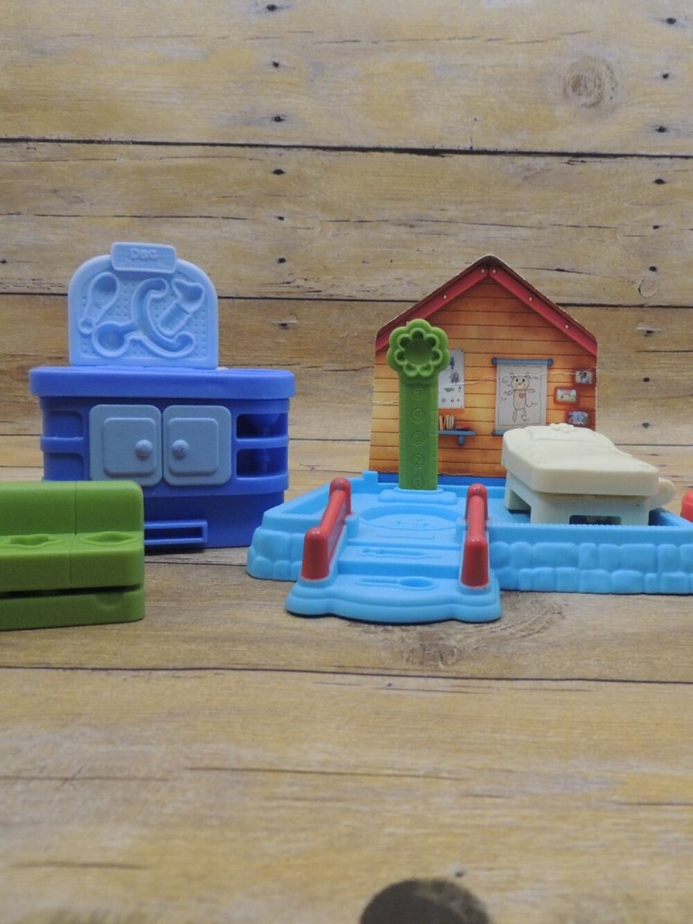 Doc McStuffins Doc's Clinic Play Doh Set